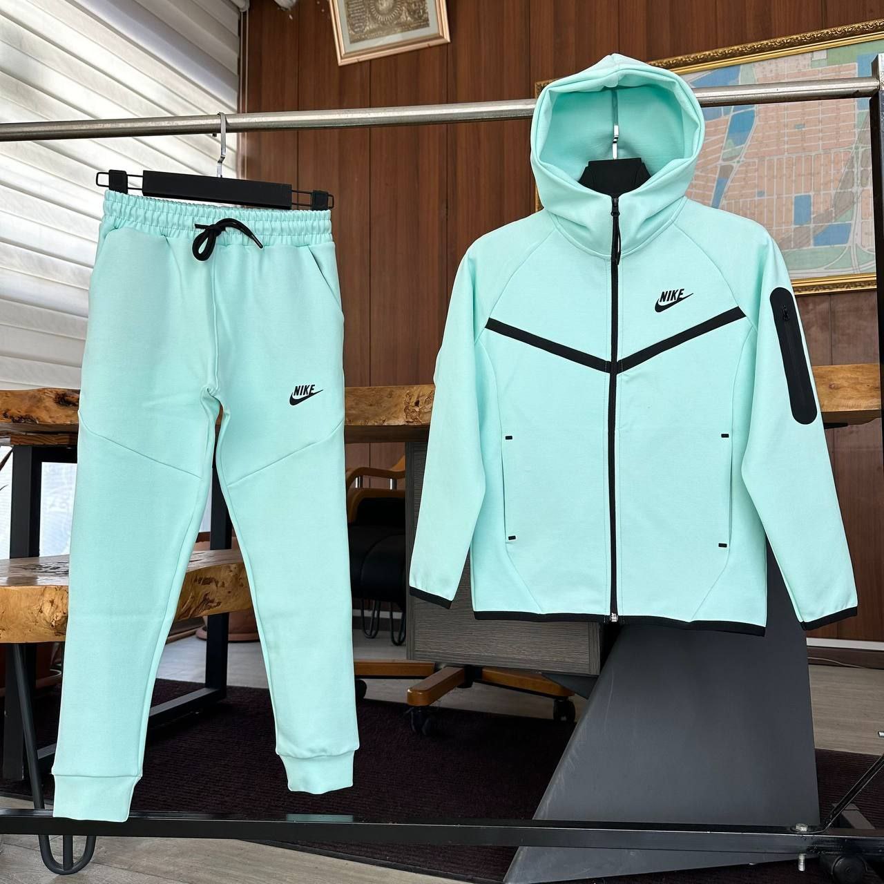 سيرفيت سبور برو Nike Tech Fleece – ستايل، راحة، وجودة فـ نفس الوقت