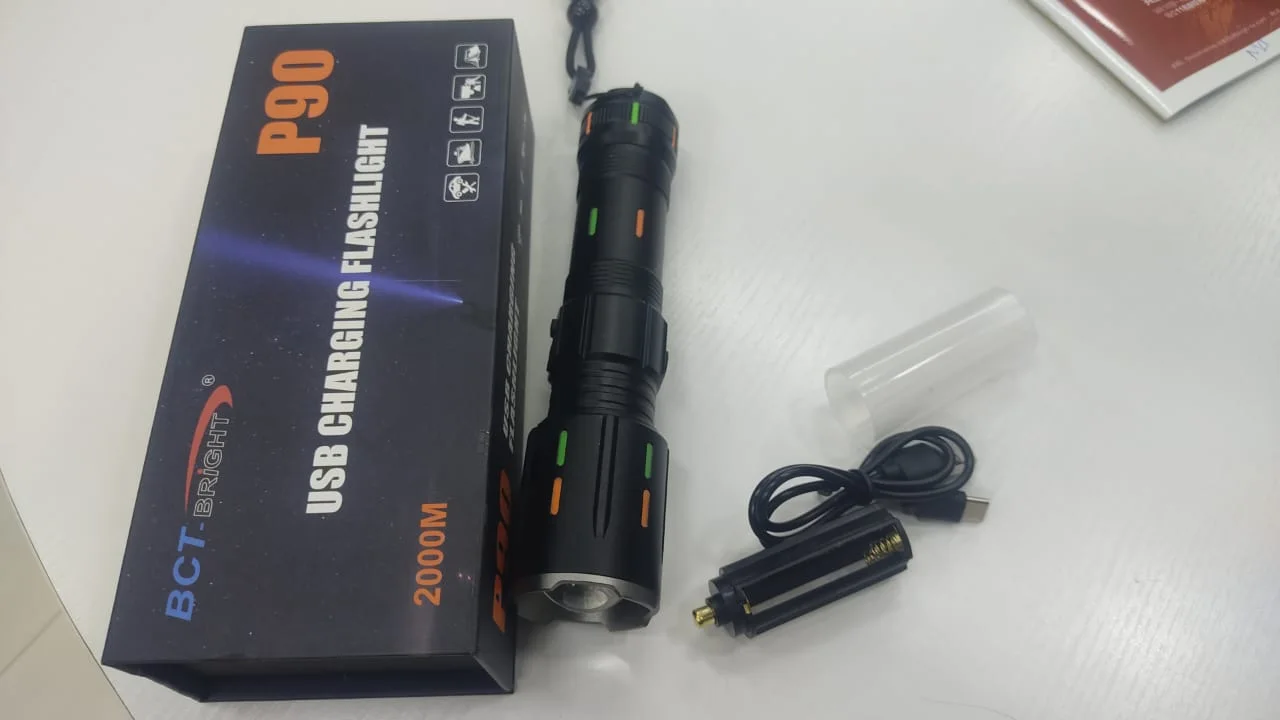 Lampe de Poche LED Rechargeable par USB à Haute Puissance, Longue Portée de 2500m, Zoom, Torche de Pêche, d
