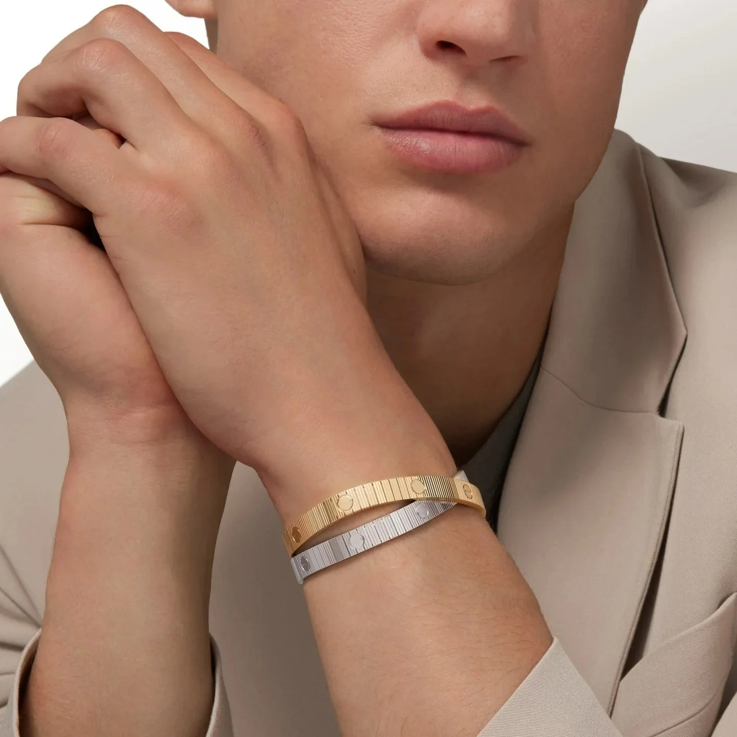 سوار الحب العصري