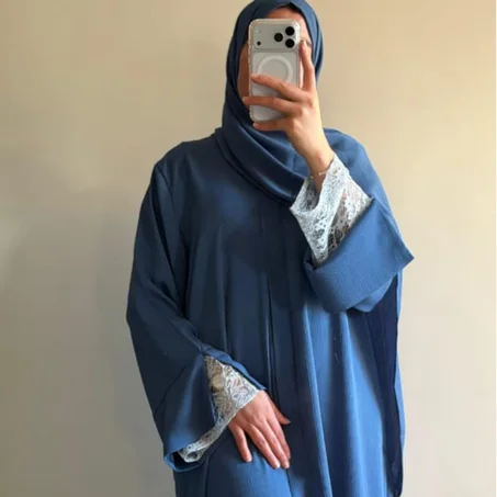 عباية زووم الأنيقة بالدانتيل