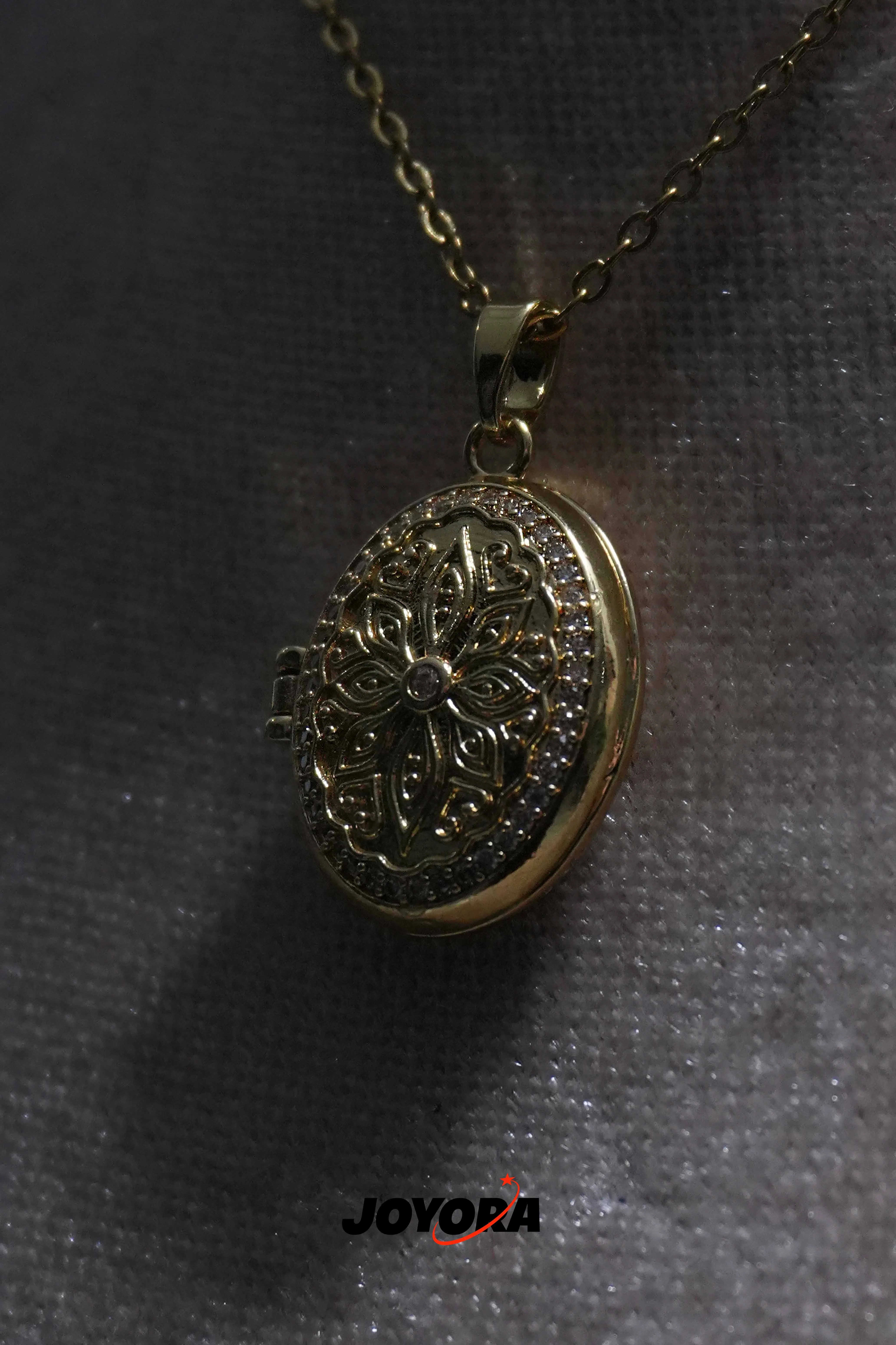 Memora Necklace