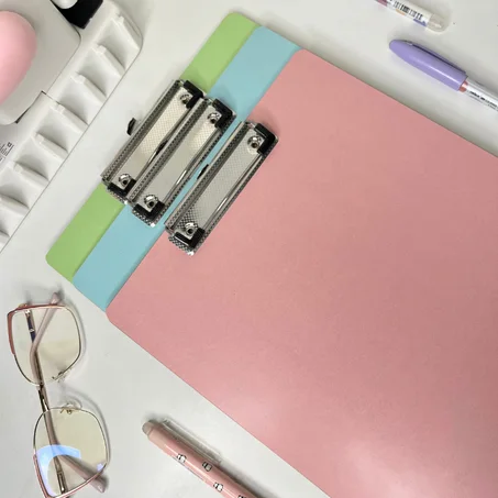 حامل الاوراق خشبي