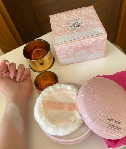 Customer photo review of Dusting Powder for the Body Luxurious Scent