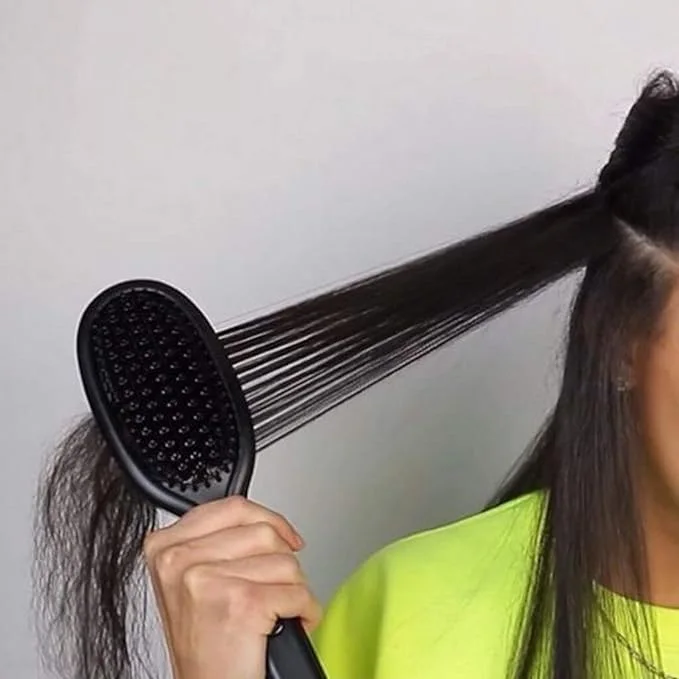 • فرشاة تصفييف الشعر