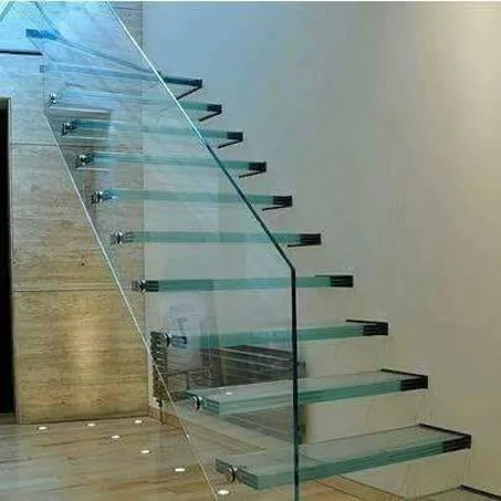 Escalier et garde corps en verre