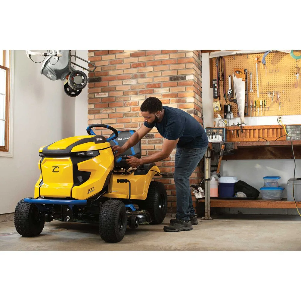 Cub Cadet LT 42E Electric Lawn Mower