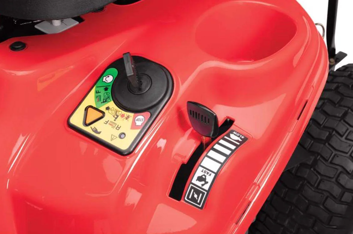 CRAFTSMAN R110 | 30-in Riding Lawn Mower | 10.5-HP Briggs and Stratton Engine | 344cc