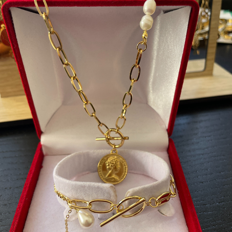 أونصومبل اللويزة إليزابيت