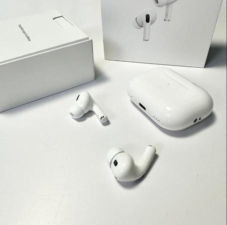 AirPods Pro (2nd generation) with MagSafe Charging Case (USB‑C)