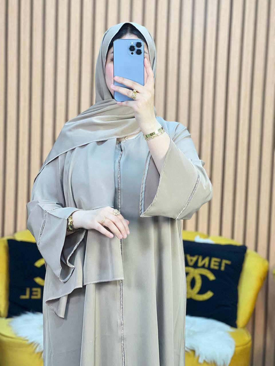 عباية مع شال – الأناقة