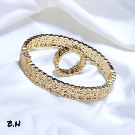 BRACELET ET BAGUE ASSORTIS