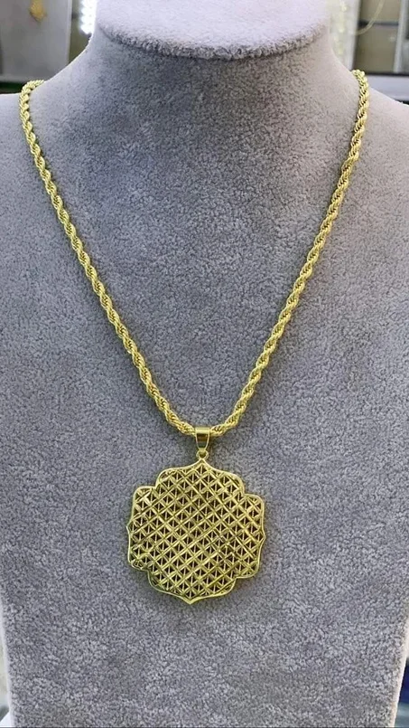 Collier avec pendentif