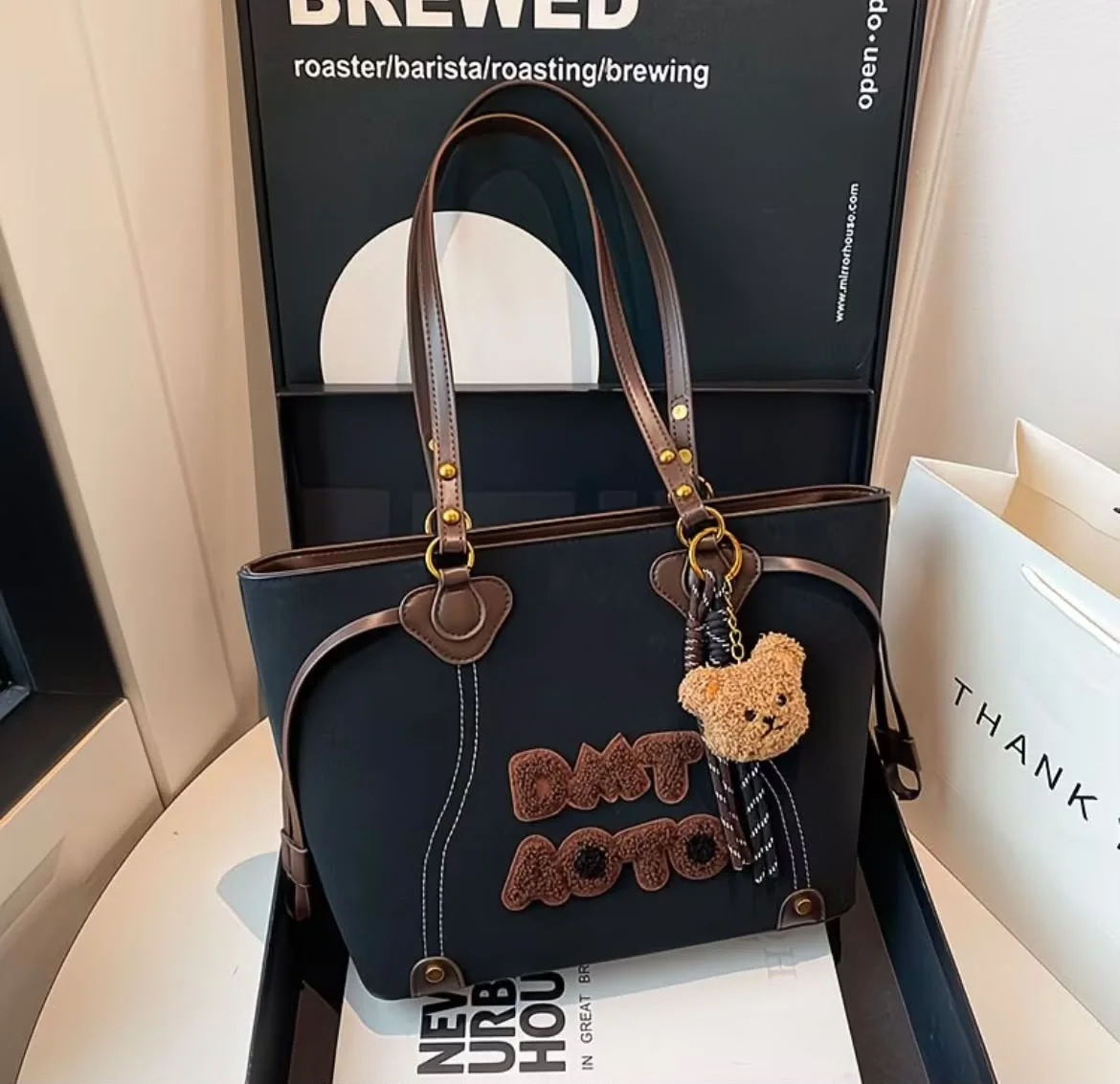 Sac à main Élégant pour Femme avec Pendentif Ours