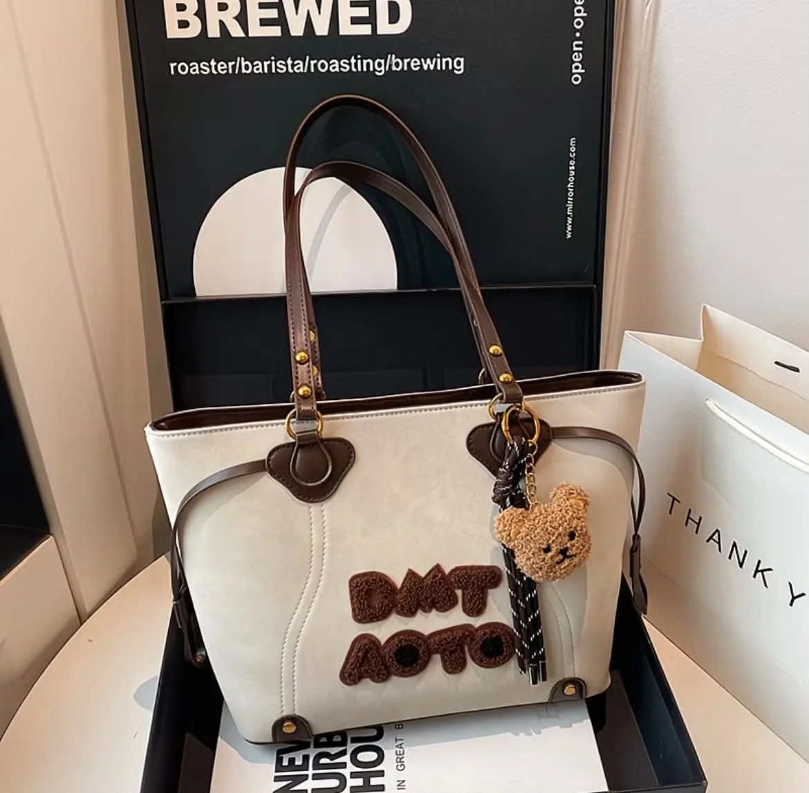 Sac à main Élégant pour Femme avec Pendentif Ours