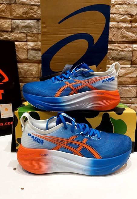 Nouvelles chaussures Asics