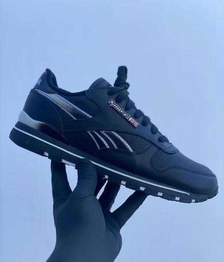 Les nouvelles chaussures ReeboK modernes