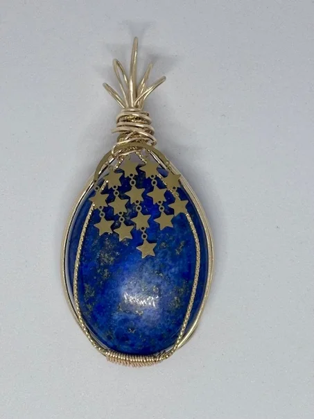 Pendentif en Lapis-Lazuli – Mystère céleste et élégance artisanale