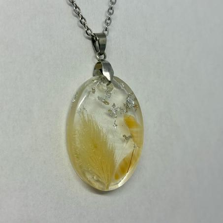 Ref 05247 Pendentif Flower Power Résine et Cornaline