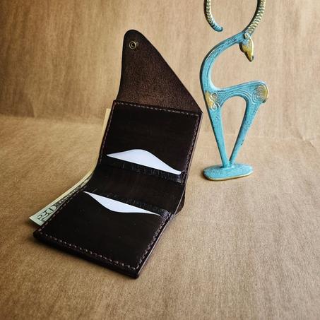 بزطام انيق و فاخر صنع جلدي