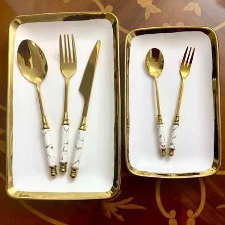 Ensemble de couverts en doré 30 pièces pour 6 personnes