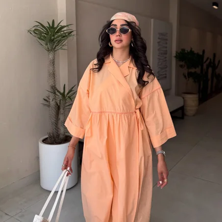 Robe élégante ceinturée Pêche - Style raffiné