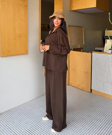 Ensemble boutonné en marron chocolat