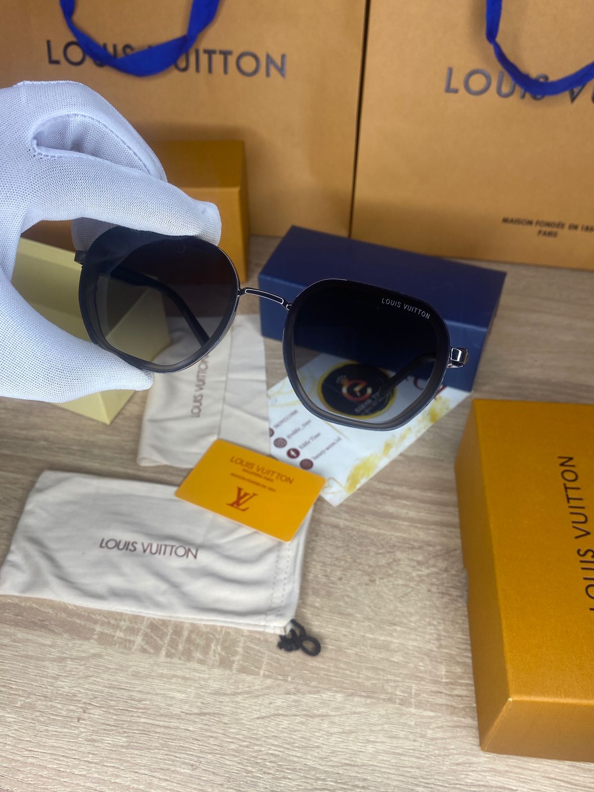Lunette Luis vuitton