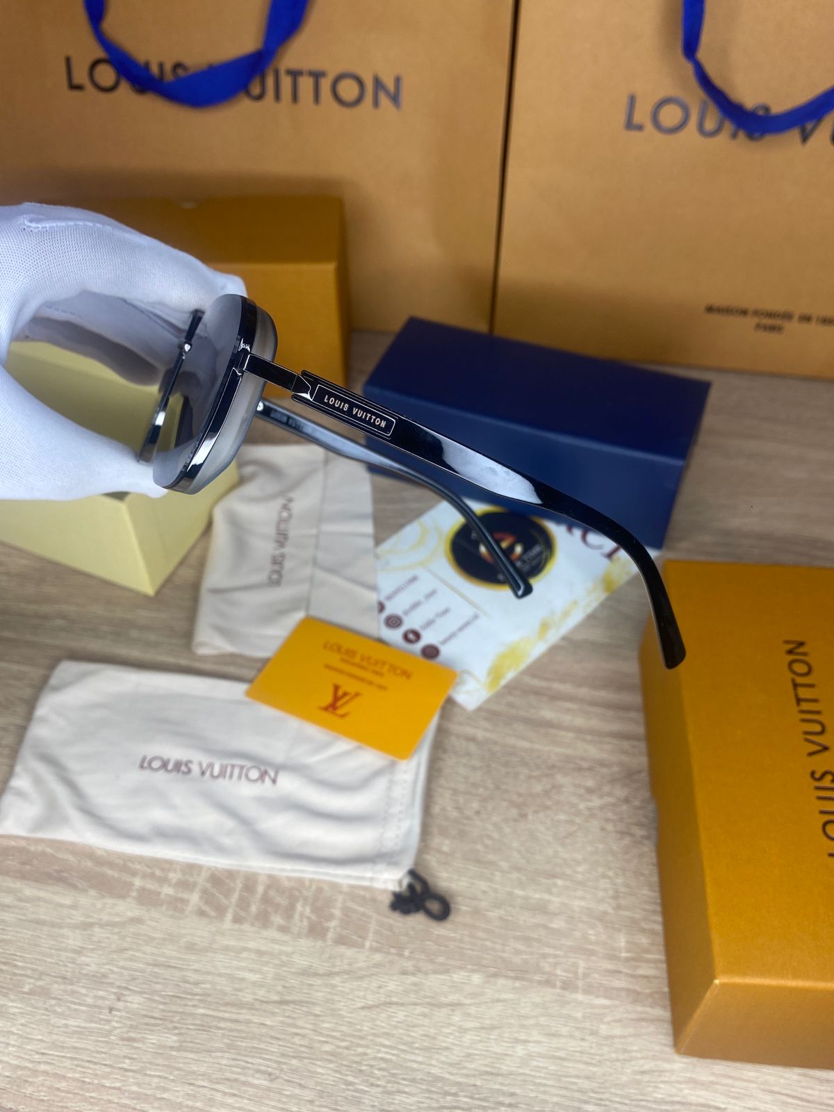 Lunette Luis vuitton