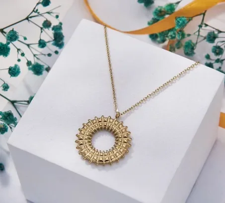 Collier Élégance Minimaliste – قلادة الأناقة البسيطة