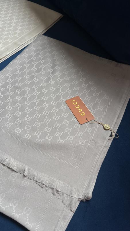 Écharpe Gucci Gris