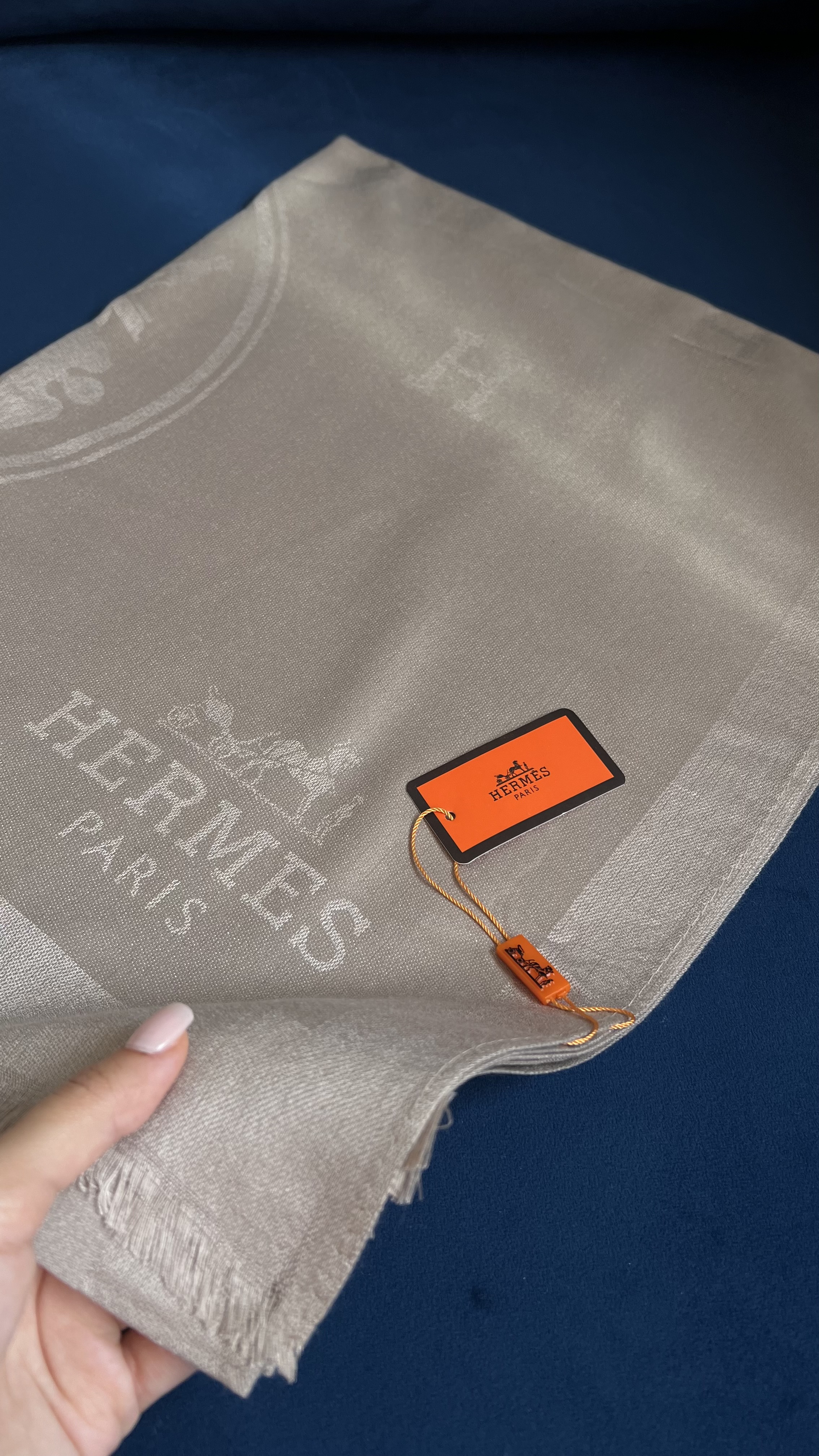 Écharpe Hermès gris