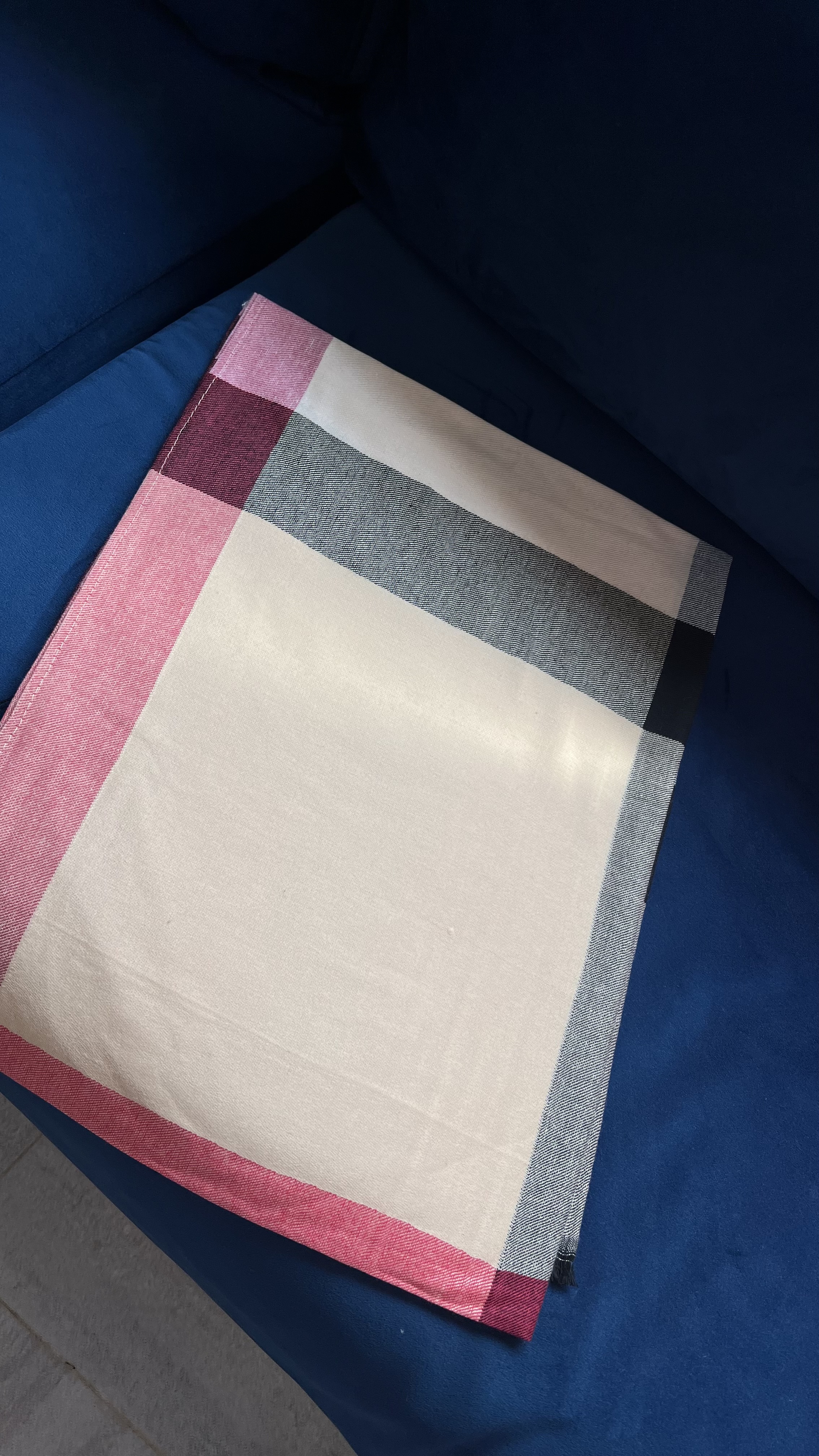 écharpe Burberry beige