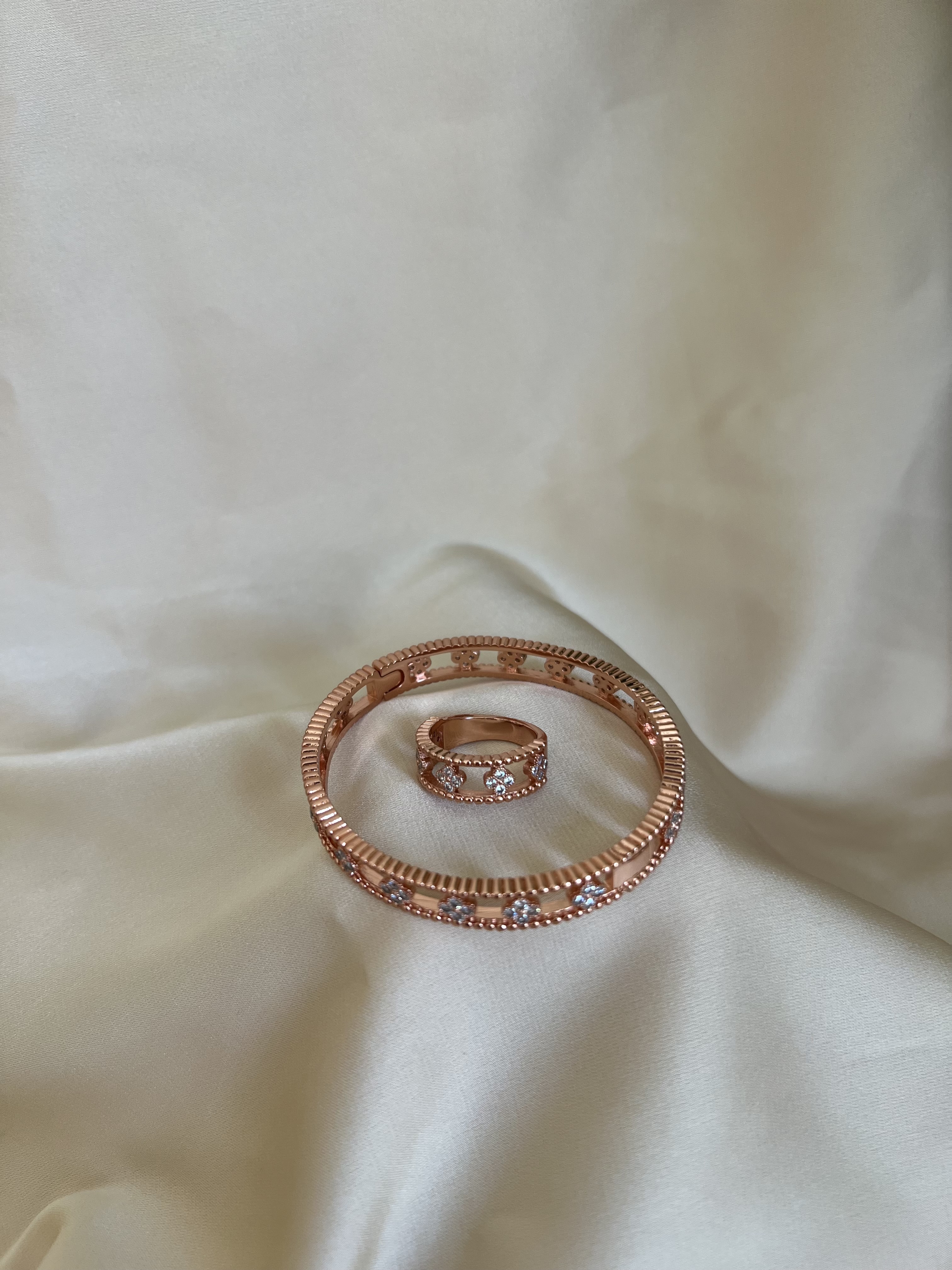 "vancleef + bague  PINK inoxydable" - MALIKA ROSE