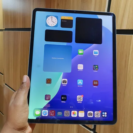 Apple iPad 3rd generation (12.9-inch) 512gb storage
