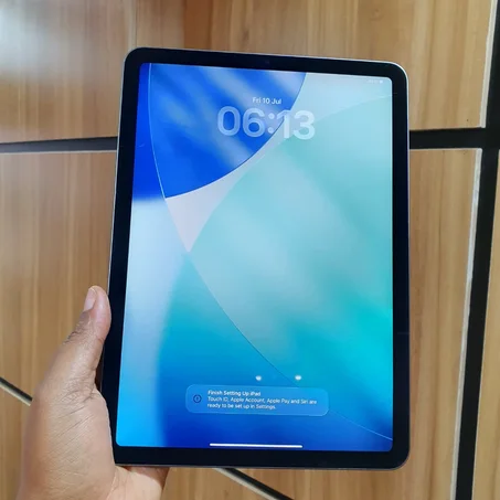 Apple iPad Air 5th generation (M1 Chip) 64gb