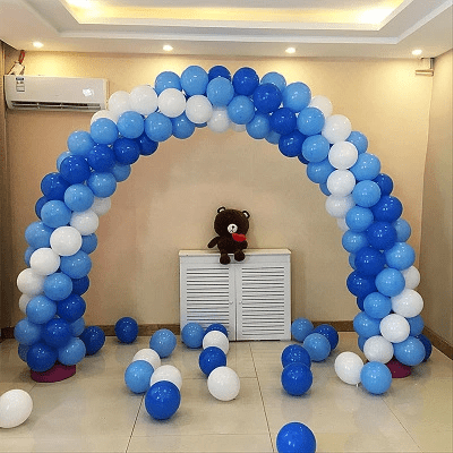 قوس البلونات للتزين في أعياد الميلاد و افتتاح المحلات الجارية