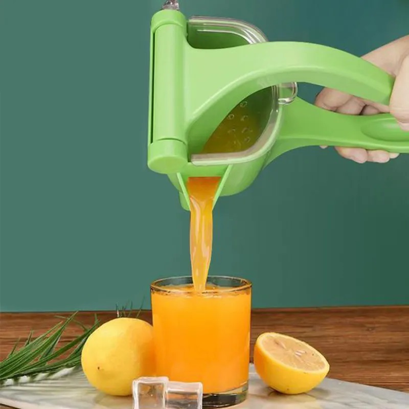 Hand-operated Juicer