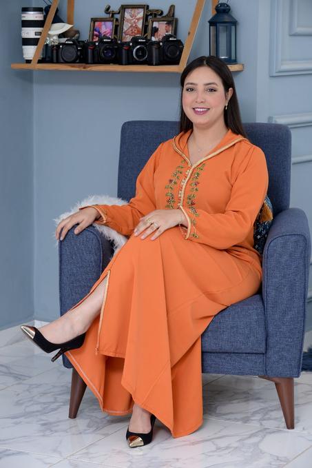 جلابة أنيقة بالتنبات