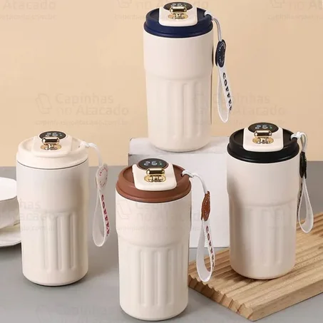 كوب قهوة بغطاء