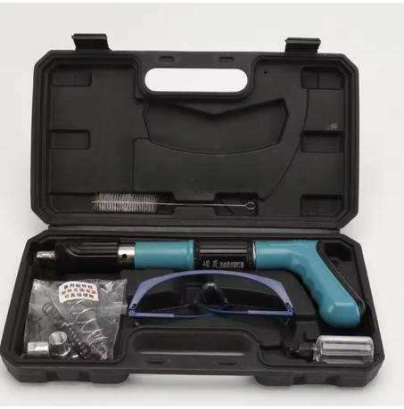 مسدس المسامير الهوائي