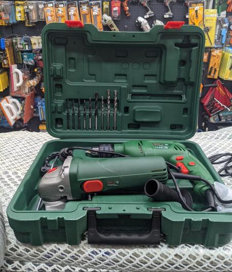 chignole et tronçonneuse