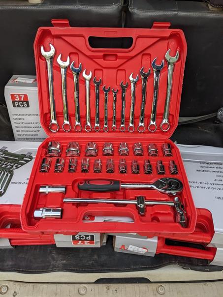 علبة المفاتيح 37 قطعة