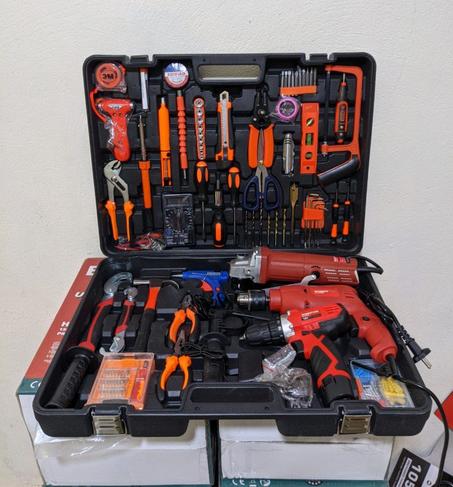 حقيبة معدات تحتوي على 105 قطعة