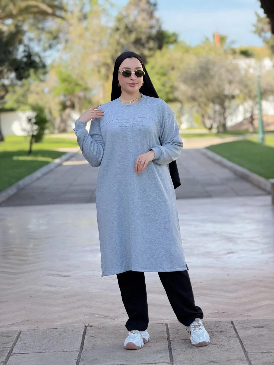 GRIS CLAIRE