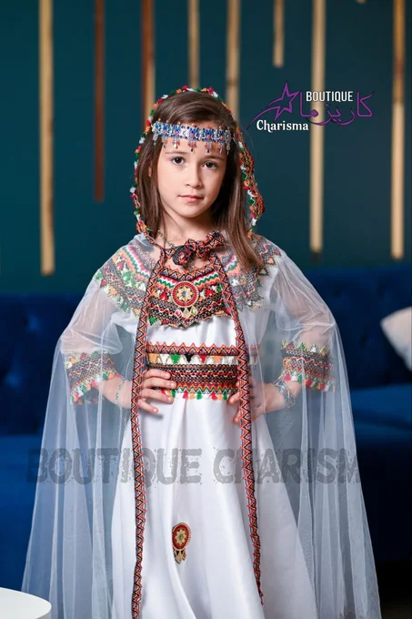 kabyle-kids303 مع برنوس تول