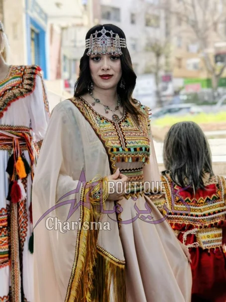 Robe kabyle Coupe princesse moderne Avec châle 1049