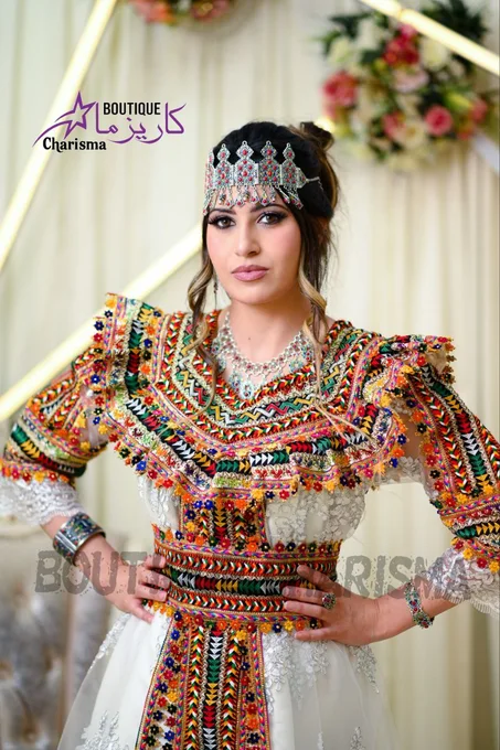 Robe kabyle moderne avec dentelle 1016