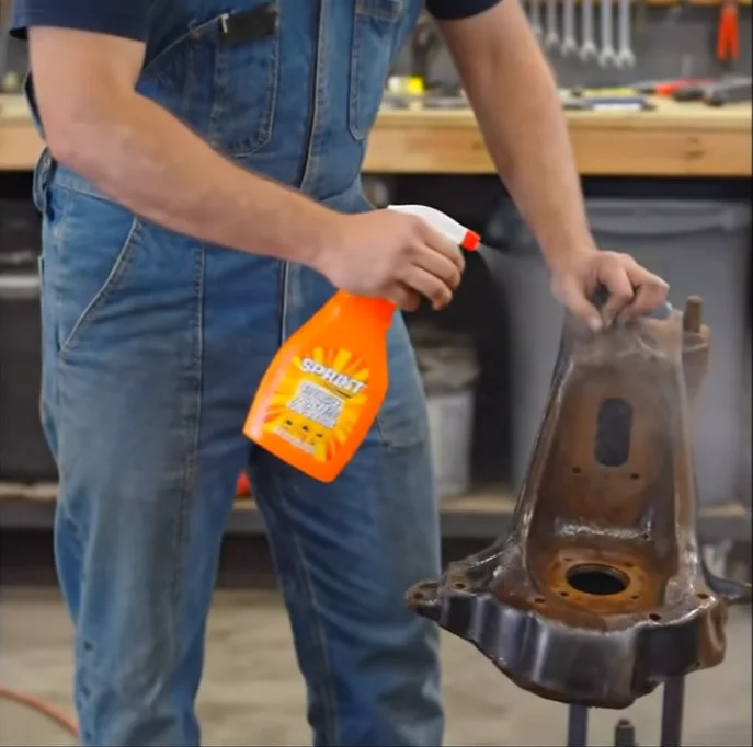 رذاذ إزالة صدأ السيارات - الحل السريع لاستعادة لمعة سيارتك!