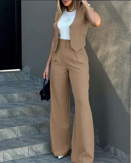 طقم بدلة نسائية عصرية جديدة