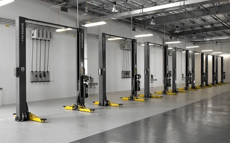 XPR-10S (5175395) 10,000‐lb. Capacity / Symmetric Clearfloor / Adjustable Width / Screw Pads